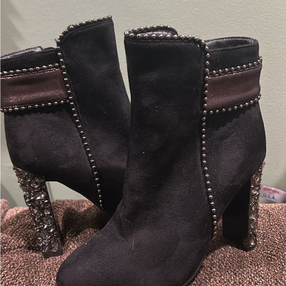 Nancy Li Black Suede Crystal Studded Embellished Heeled Ankle Boots Size 6